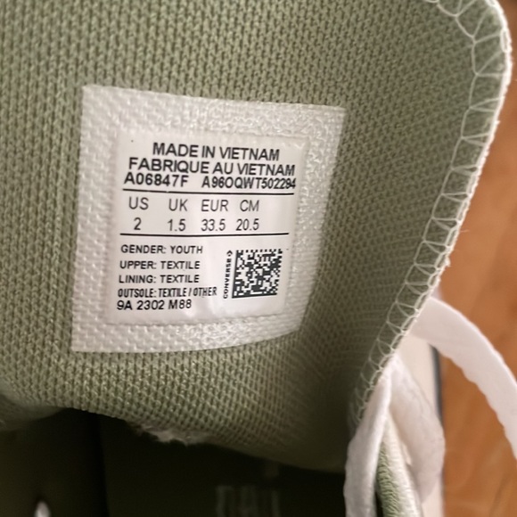 Converse high tops size 2 strawberries and bees - Picture 3 of 4